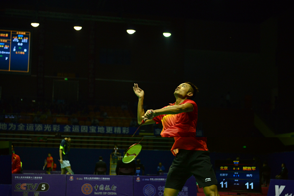 圖文：羽毛球男團銅牌戰勝杜鵬宇 林丹躍起劈殺
