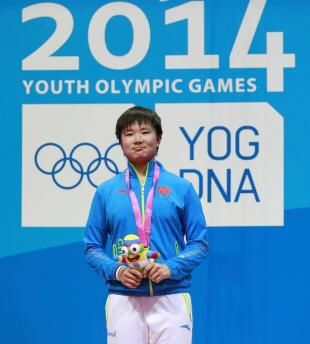 青奥羽毛球-何冰娇胜日本对手夺冠