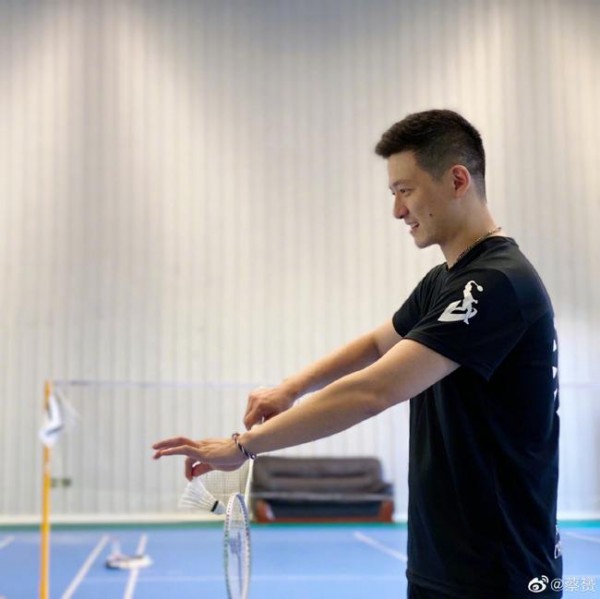 蔡赟晒羽毛球写真