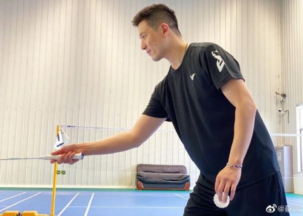 蔡赟晒羽毛球写真