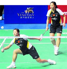 雙胞胎姐妹花駱羽/駱贏